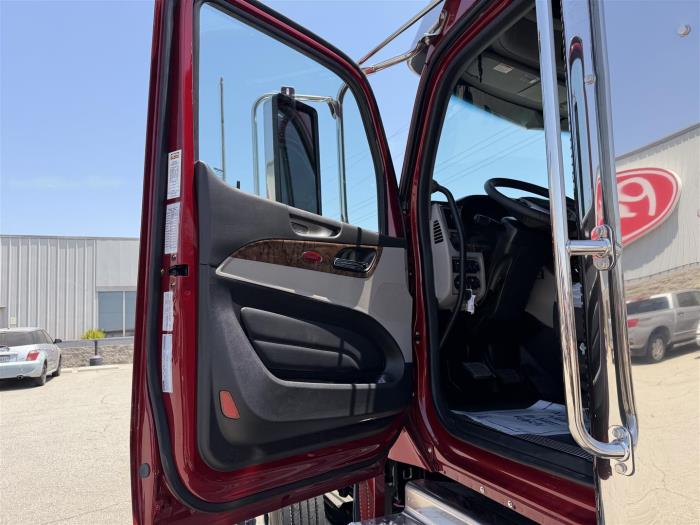 2027 Peterbilt 589-17