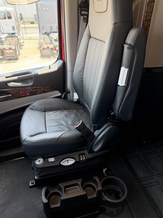 2027 Peterbilt 589-20
