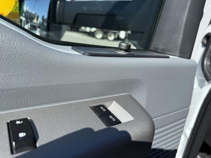 2027 Ford F-650-9