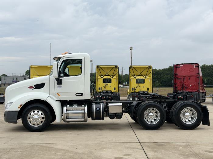 2021 Peterbilt 579-8