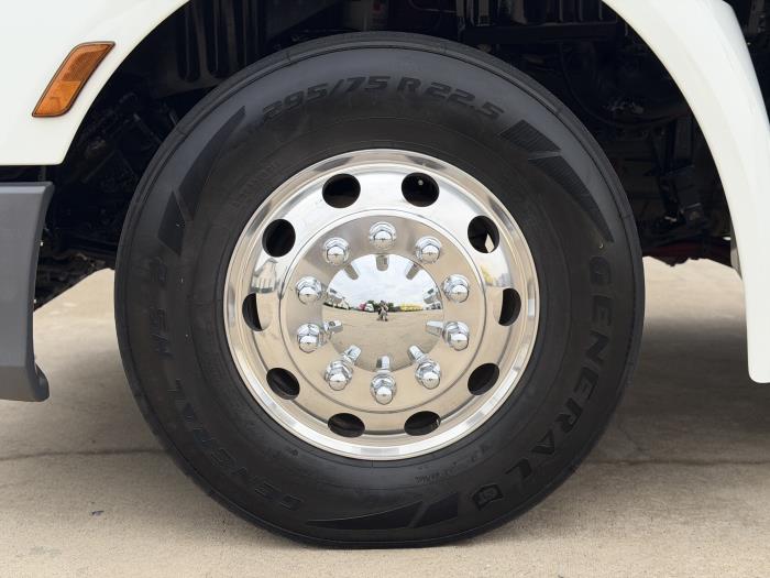 2021 Peterbilt 579-9