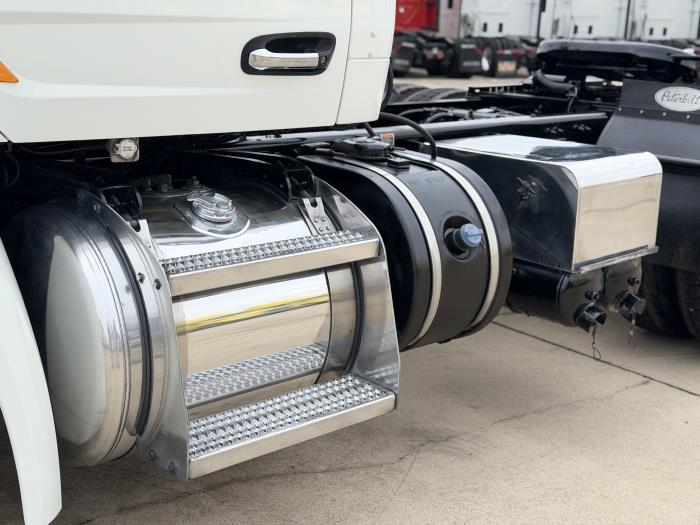 2021 Peterbilt 579-10