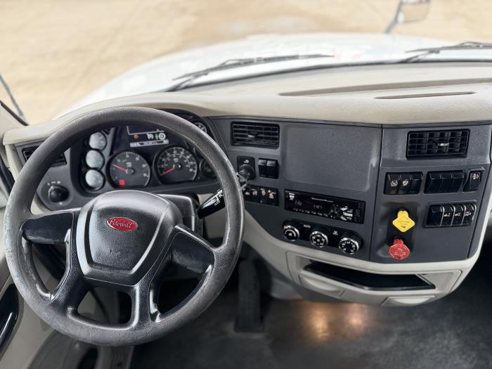 2021 Peterbilt 579-18