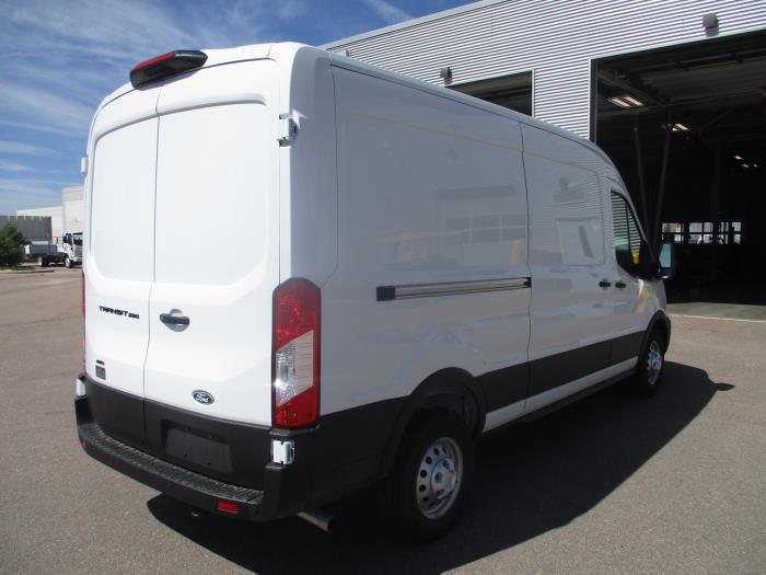 2026 Ford Transit-250-6