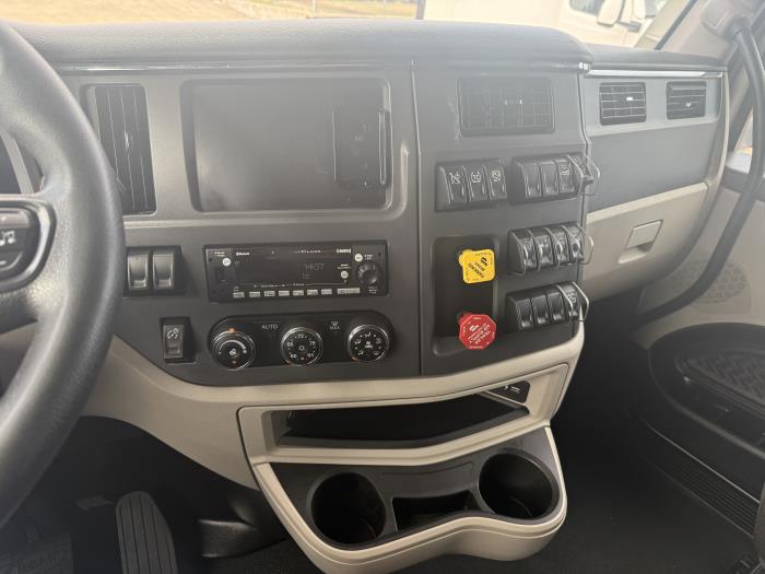2022 Peterbilt 579-5