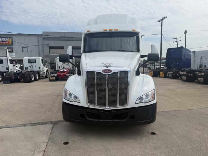 2022 Peterbilt 579-25