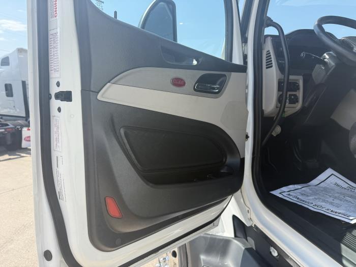 2022 Peterbilt 579-21