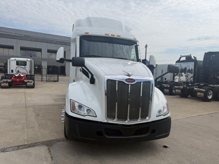 2022 Peterbilt 579-26