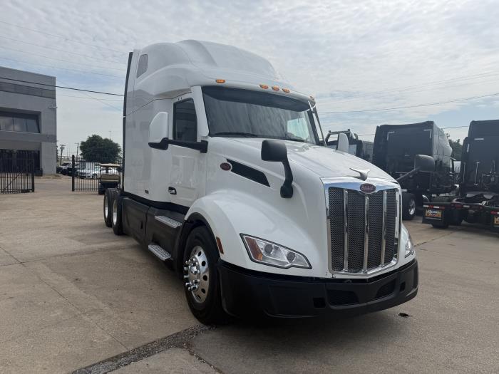 2022 Peterbilt 579-27
