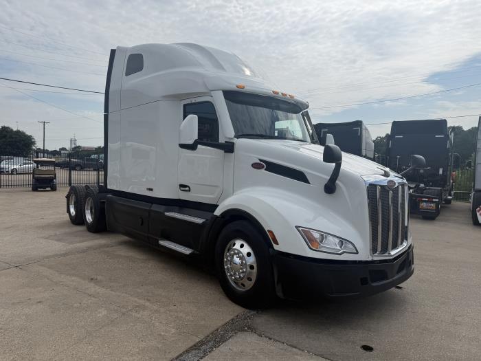 2022 Peterbilt 579-28