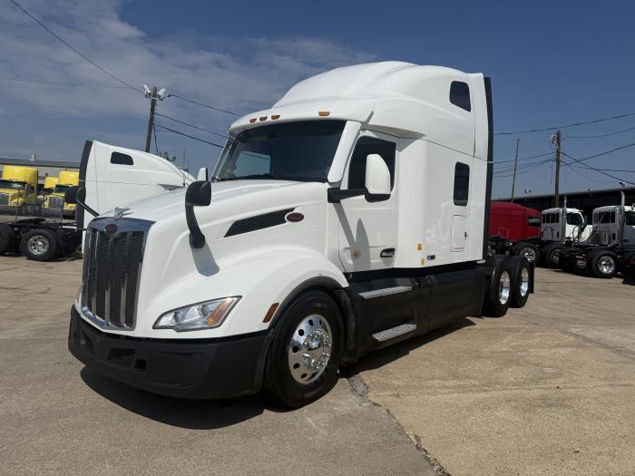 2022 Peterbilt 579-0