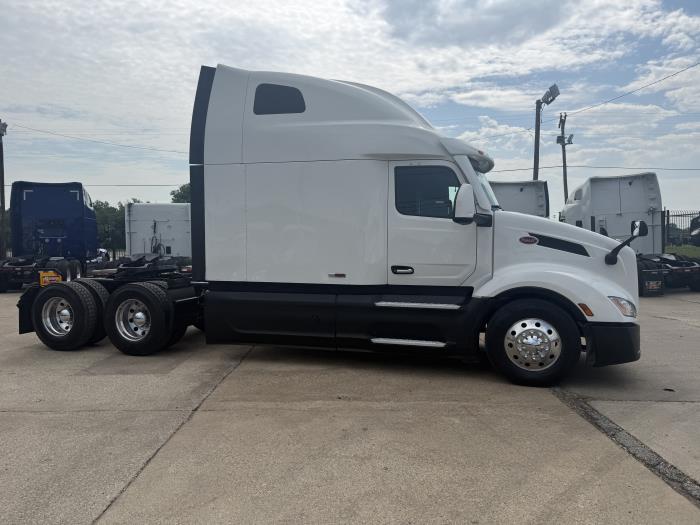 2022 Peterbilt 579-1