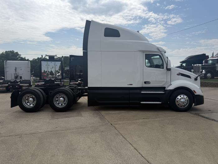 2022 Peterbilt 579-32