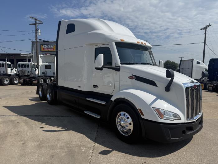 2022 Peterbilt 579-27