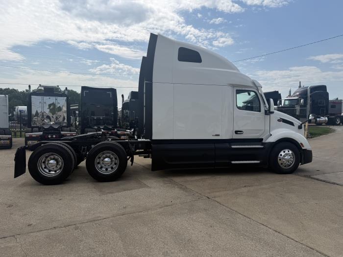 2022 Peterbilt 579-33
