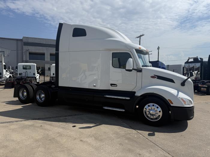 2022 Peterbilt 579-29