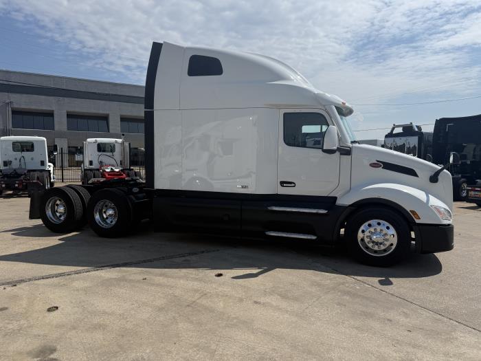 2022 Peterbilt 579-2