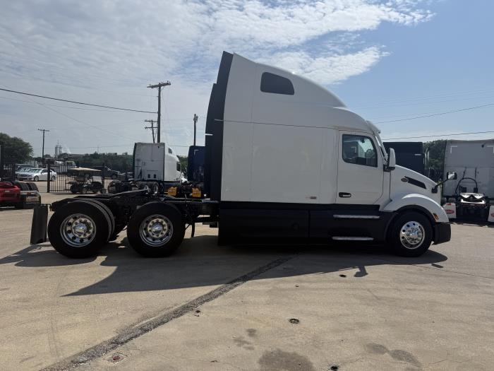 2022 Peterbilt 579-32