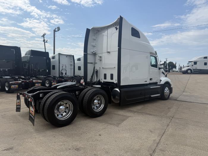 2022 Peterbilt 579-2