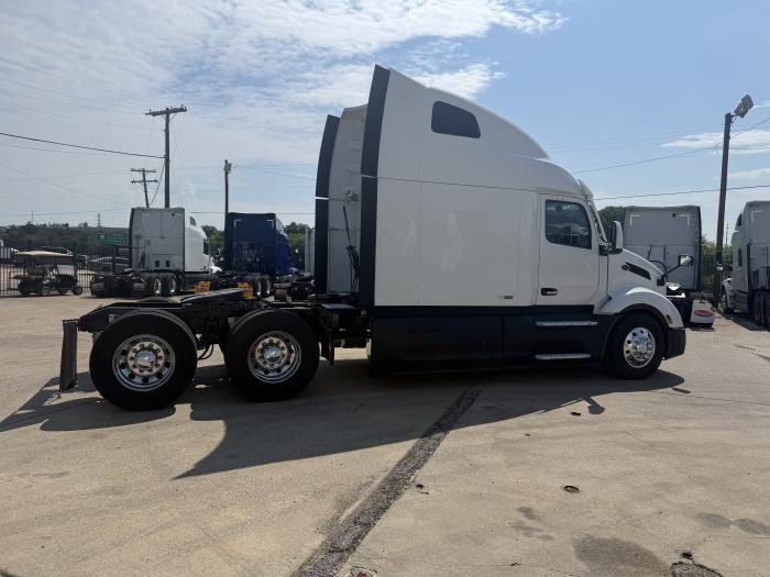 2022 Peterbilt 579-33