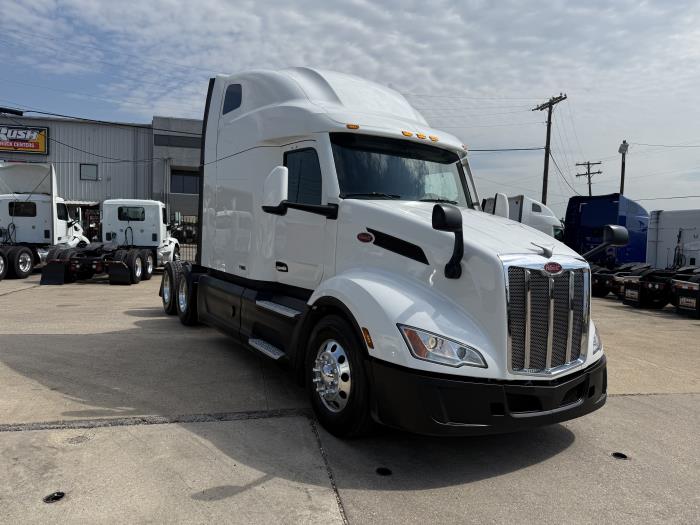 2022 Peterbilt 579-1