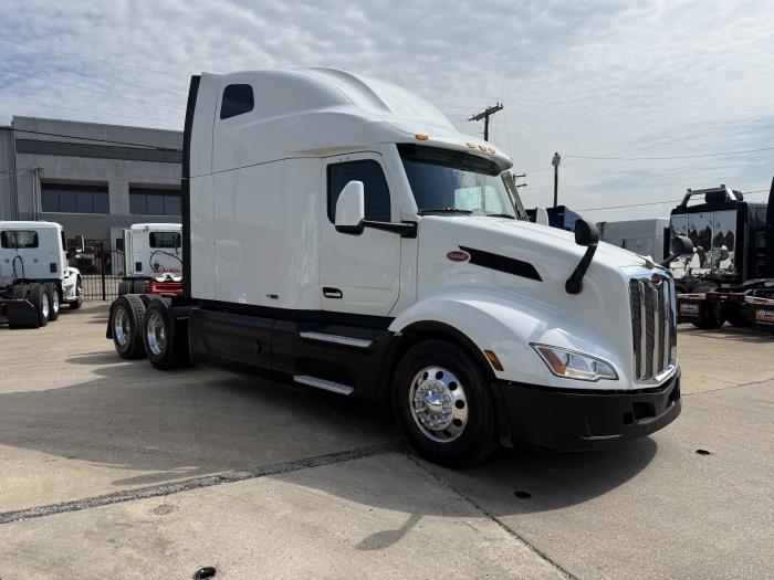 2022 Peterbilt 579-26
