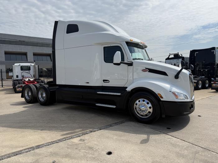 2022 Peterbilt 579-27