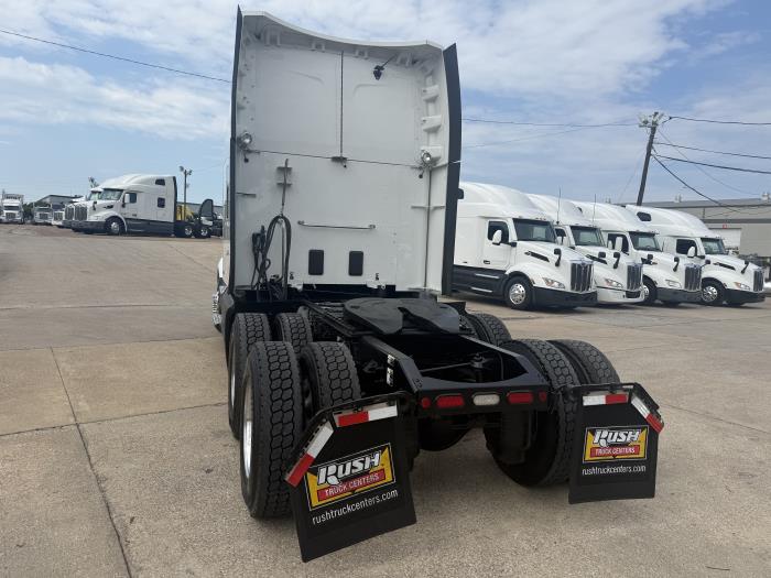 2022 Peterbilt 579-40