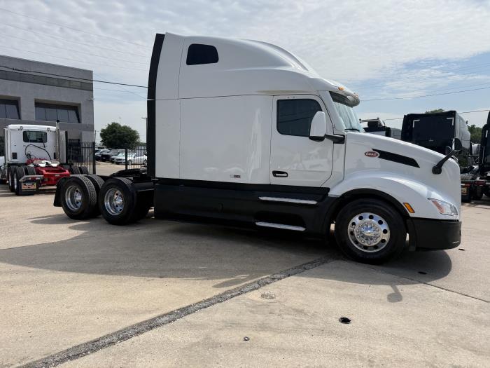 2022 Peterbilt 579-28