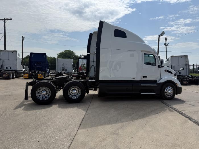 2022 Peterbilt 579-30