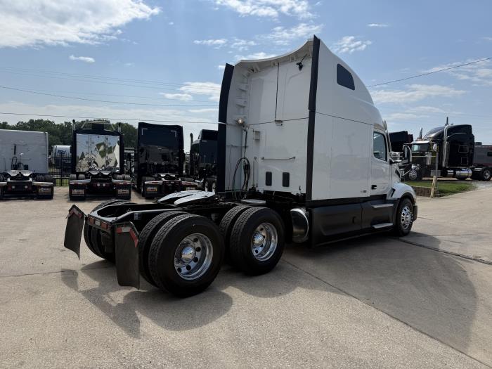 2022 Peterbilt 579-33