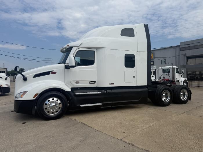2022 Peterbilt 579-45