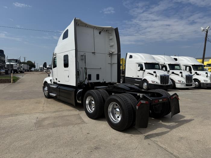 2022 Peterbilt 579-39