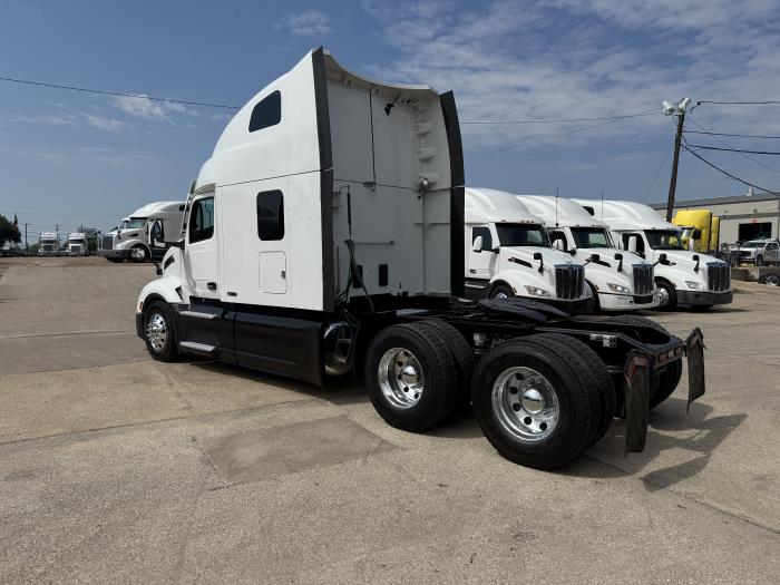 2022 Peterbilt 579-40