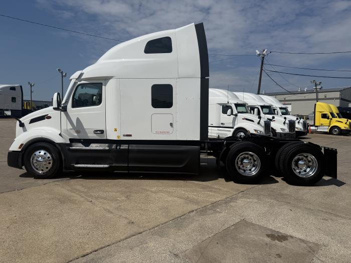 2022 Peterbilt 579-45