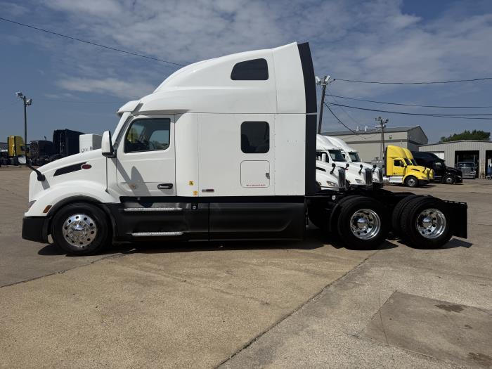 2022 Peterbilt 579-46