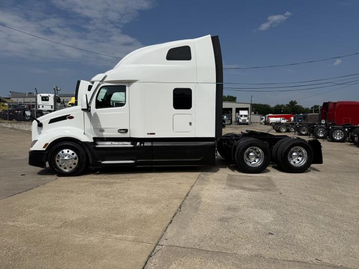 2022 Peterbilt 579-2