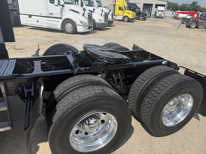 2022 Peterbilt 579-48