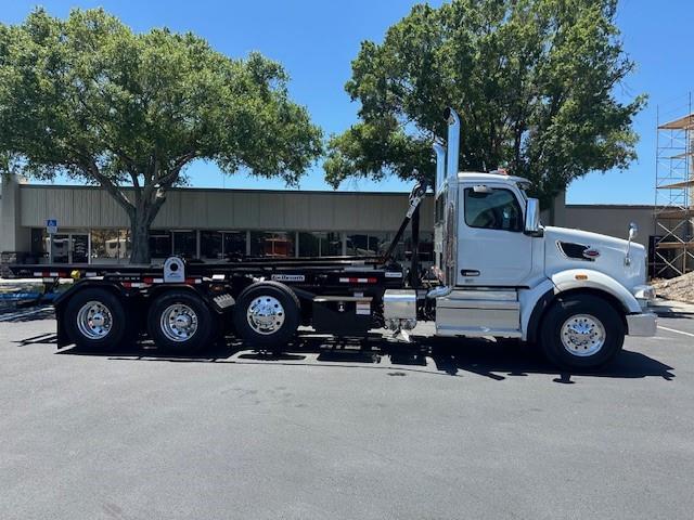 2027 Peterbilt 567-6