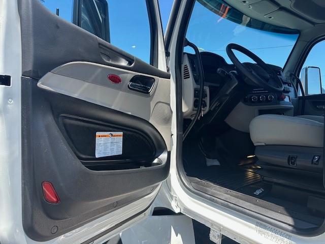 2027 Peterbilt 567-9