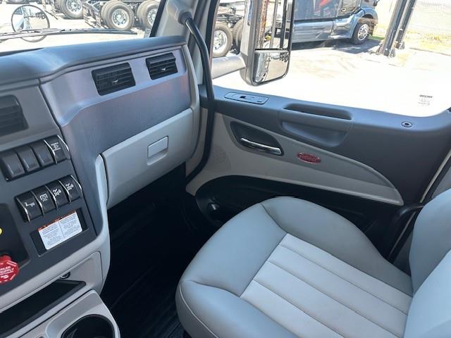 2027 Peterbilt 567-16