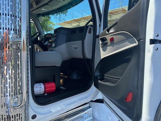 2027 Peterbilt 567-19