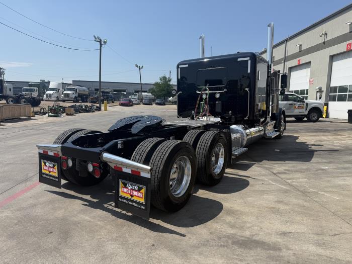 2027 Peterbilt 589-7