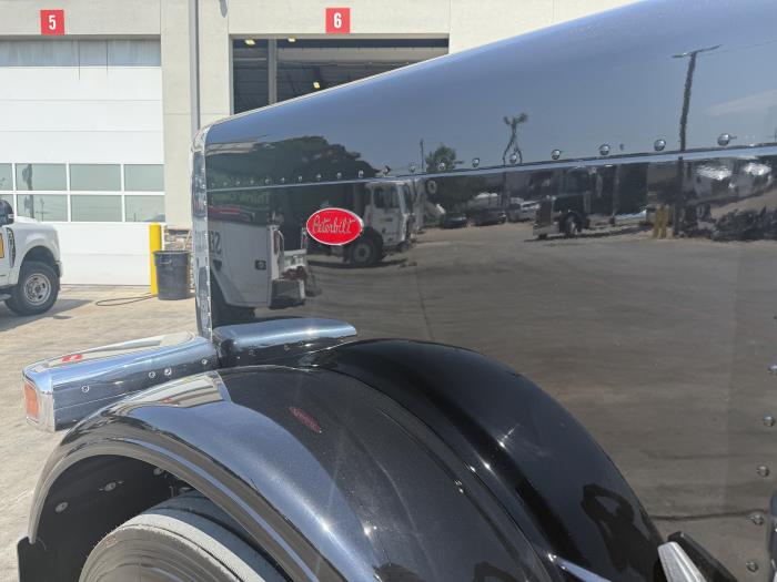 2027 Peterbilt 589-14