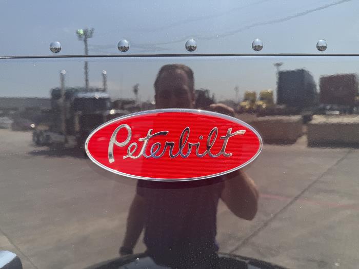 2027 Peterbilt 589-15