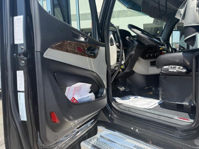 2027 Peterbilt 589-27