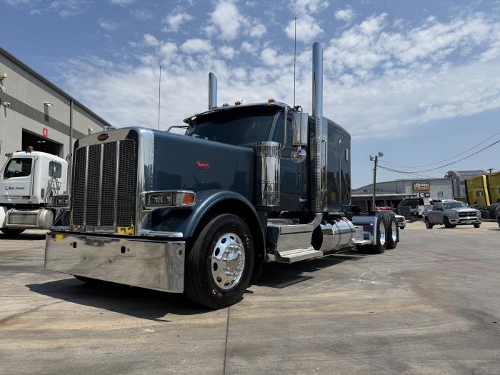 2027 Peterbilt 589-2