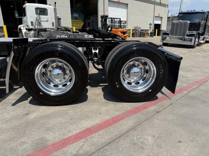 2027 Peterbilt 589-9