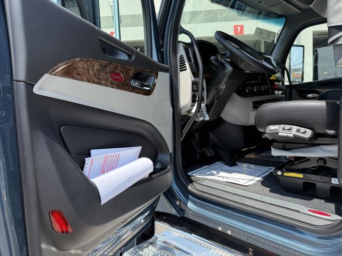 2027 Peterbilt 589-20