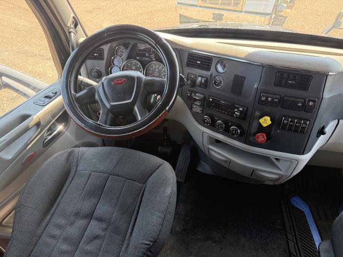 2019 Peterbilt 579-17